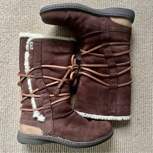 Lace Up Old Skool Ugg